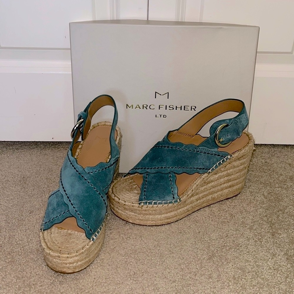 Marc Fisher Aria Platform Wedge Sandal, Size 7.5